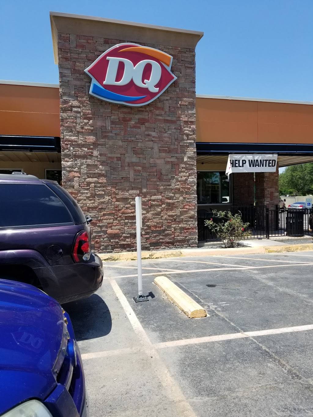 Dairy Queen Store | restaurant | 605 N Lagrange St, Flatonia, TX 78941, USA | 3618652524 OR +1 361-865-2524