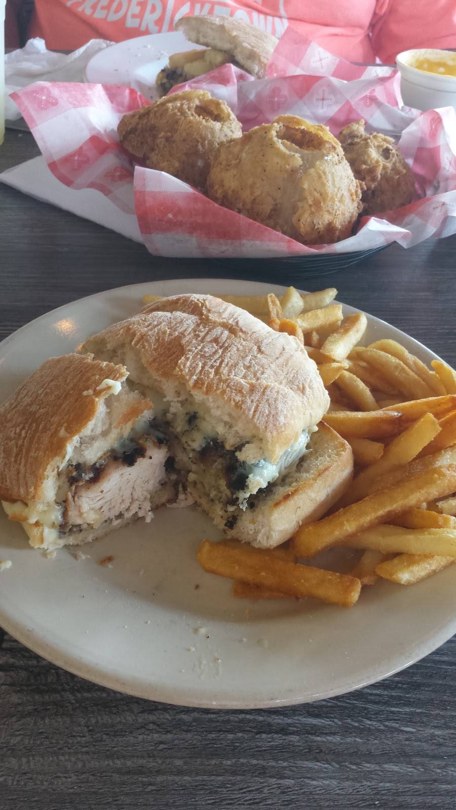 Frankie Gs Bar & Grill | restaurant | 4565 Chestnut Park Plaza, St. Louis, MO 63129, USA | 3148949292 OR +1 314-894-9292