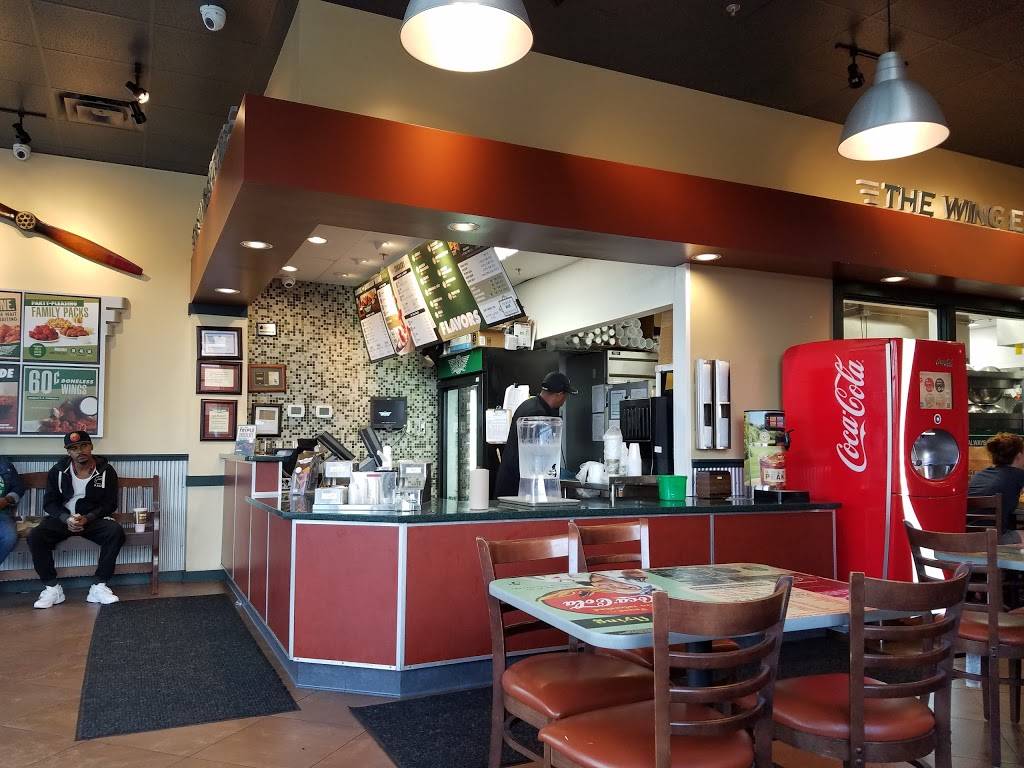 Wingstop | restaurant | 1180 Shingle Creek Xing, Brooklyn Center, MN 55430, USA | 7635859464 OR +1 763-585-9464