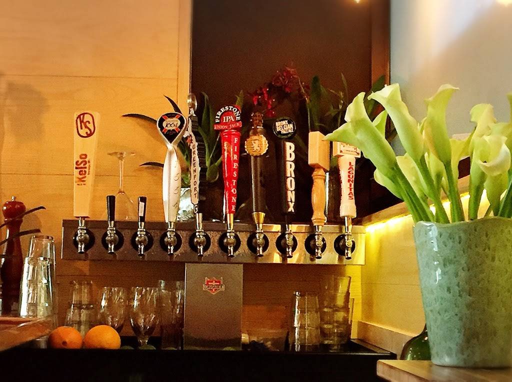 The Pandering Pig | restaurant | 209 Pinehurst Ave, New York, NY 10033, USA | 2127813124 OR +1 212-781-3124