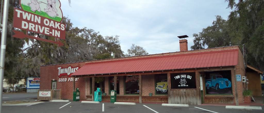 Twin Oaks BBQ | restaurant | 2618 Norwich St, Brunswick, GA 31520, USA | 9122653131 OR +1 912-265-3131