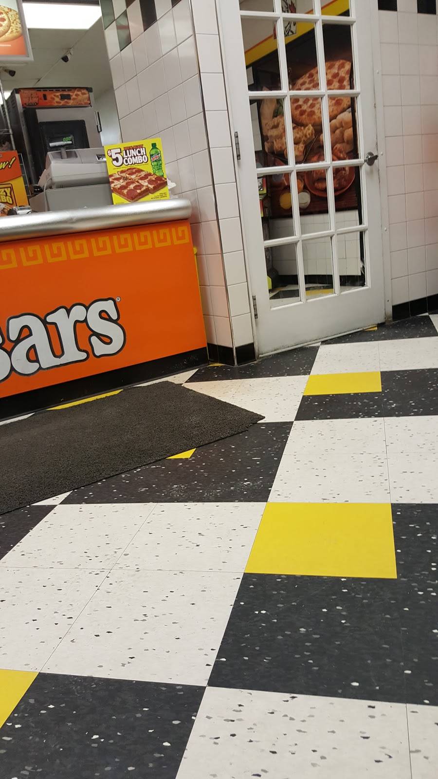 Little Caesars Pizza | meal takeaway | 516 Edwardsville Rd, Troy, IL 62294, USA | 6186670084 OR +1 618-667-0084