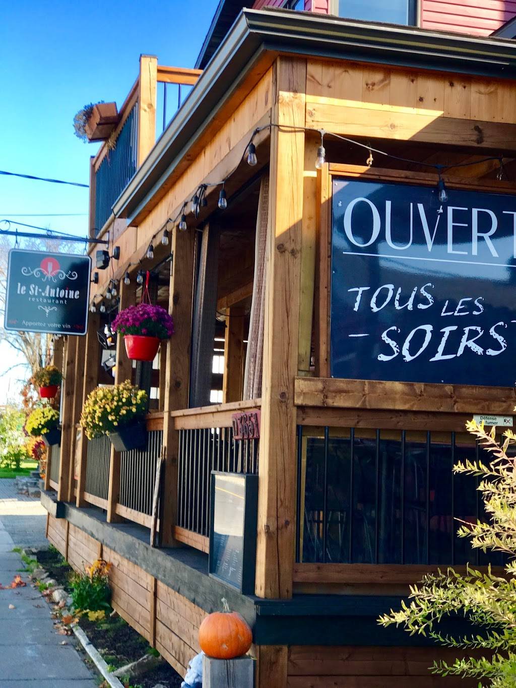 Restaurant Le St-Antoine | restaurant | 3651 Chemin de Sainte-Flore, Grand-Mère, QC G9T 1A6, Canada | 8195386421 OR +1 819-538-6421