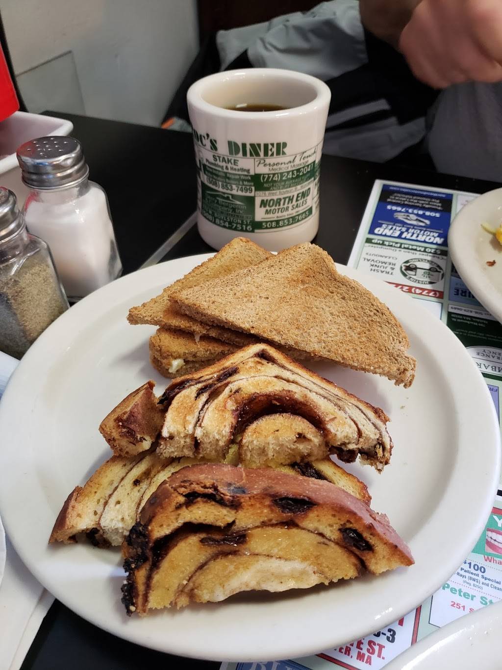 Lou Rocs Diner | restaurant | 1074 W Boylston St, Worcester, MA 01606, USA | 5088526888 OR +1 508-852-6888