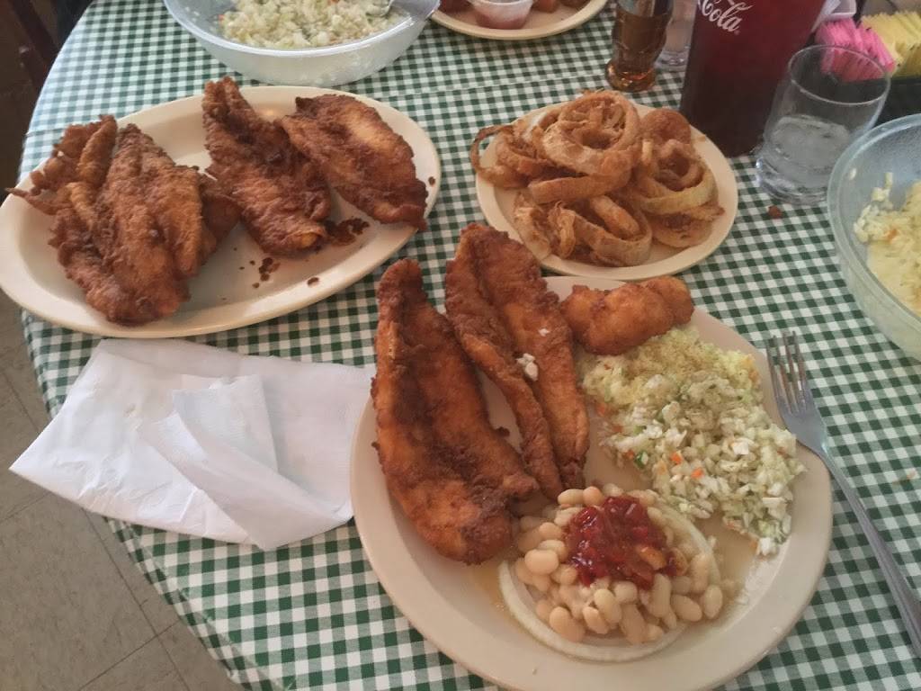 Catfish Kitchen | restaurant | 3069 US-70, Burns, TN 37029, USA | 6154464480 OR +1 615-446-4480