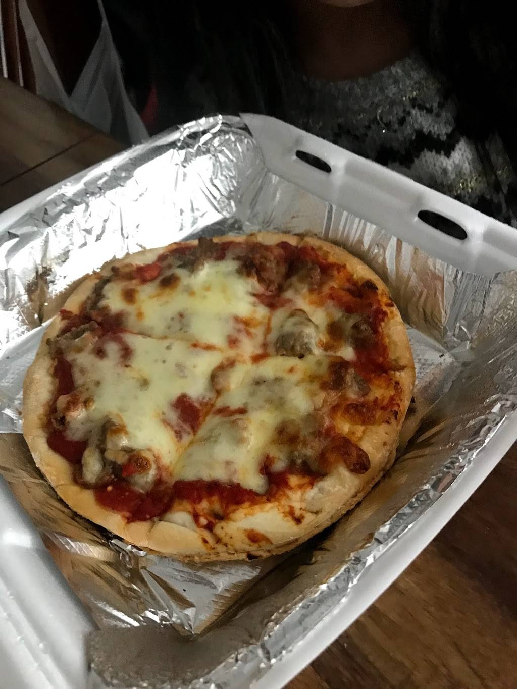 Marks Pizza | restaurant | 615 N Blackhawk Blvd, Rockton, IL 61072, USA | 8156241007 OR +1 815-624-1007