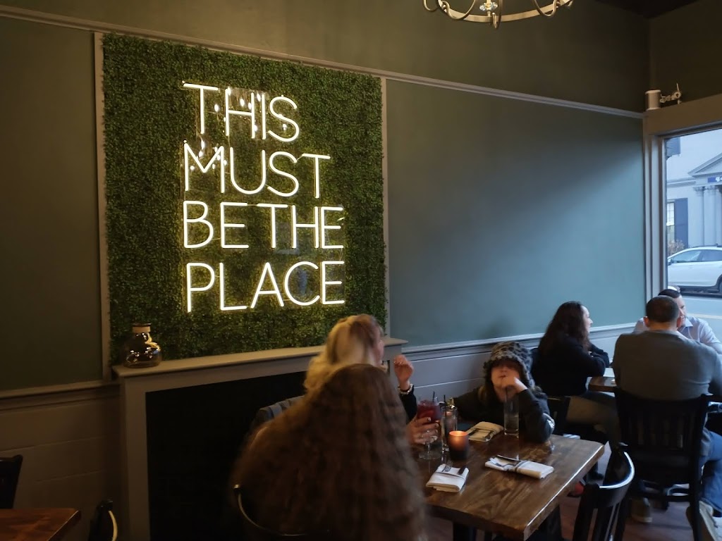 Food Court | restaurant | 39 Court St, Plymouth, MA 02360, USA | 7743435657 OR +1 774-343-5657