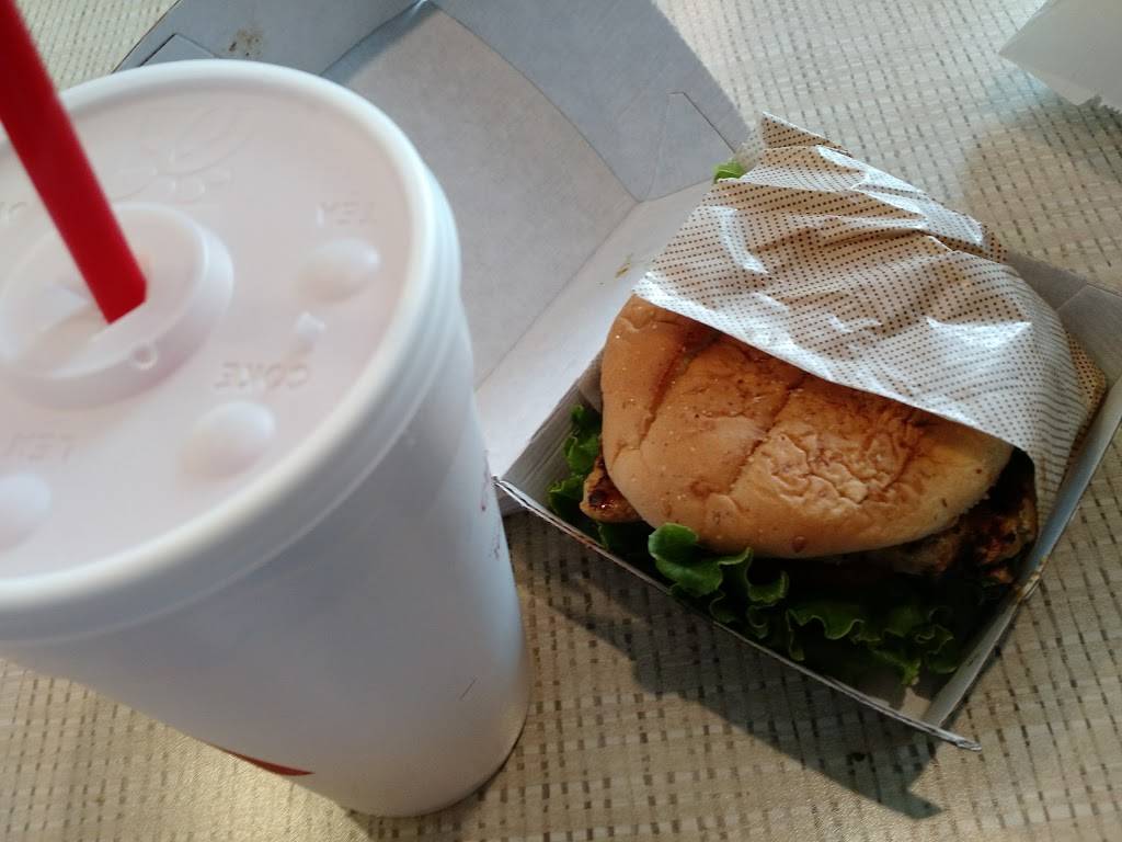 Chick-fil-A | restaurant | 3970 S Carrier Pkwy, Grand Prairie, TX 75052, USA | 9722643100 OR +1 972-264-3100