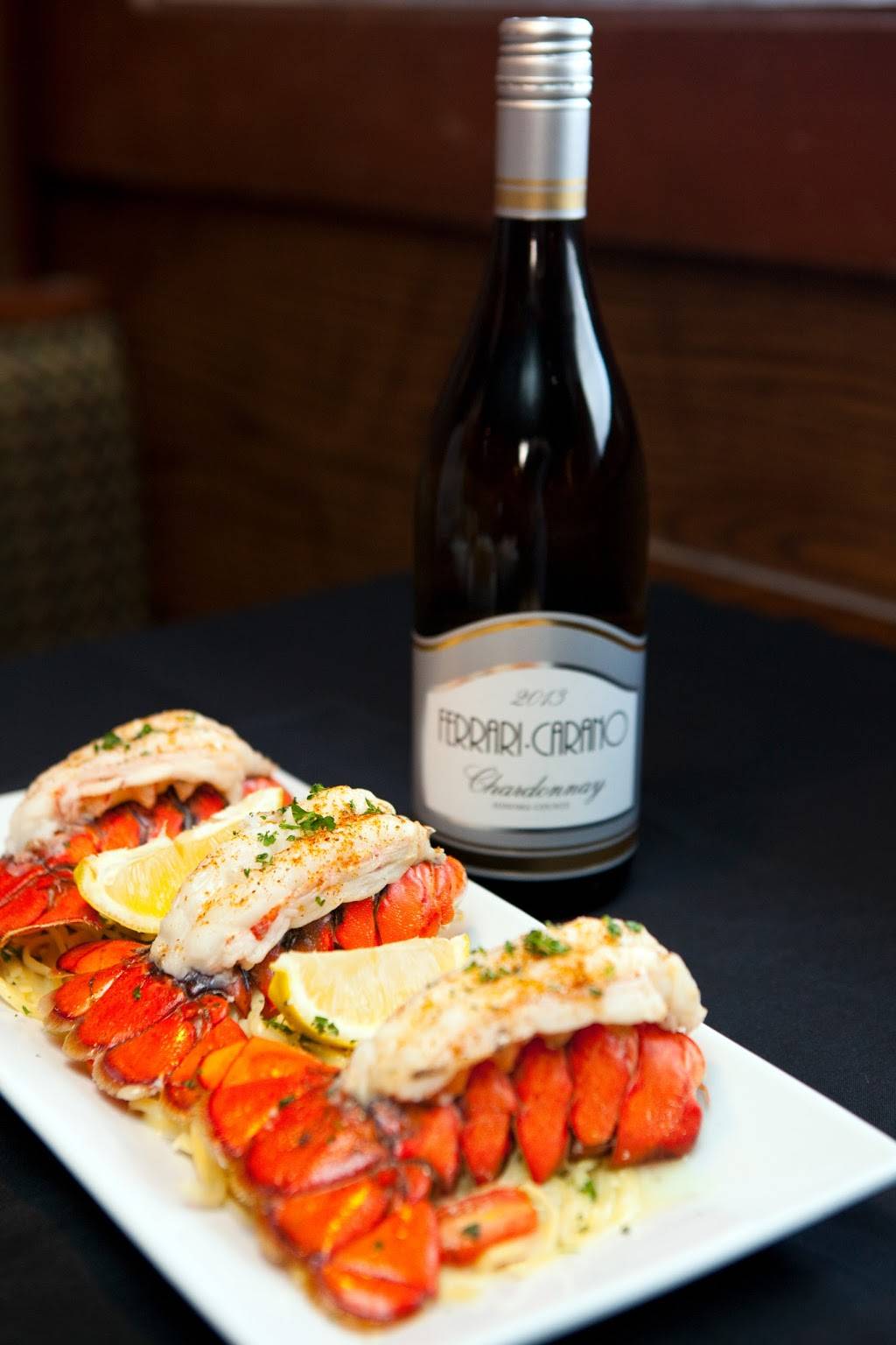 Sterlings Bistro | restaurant | 13905 Lakeside Cir, Sterling Heights, MI 48313, USA | 5865660627 OR +1 586-566-0627