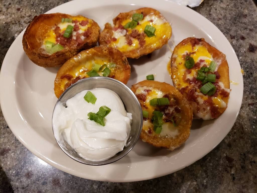 Lewis & Clarks Restaurant | restaurant | 217 S Main St, St Charles, MO 63301, USA | 6369473334 OR +1 636-947-3334