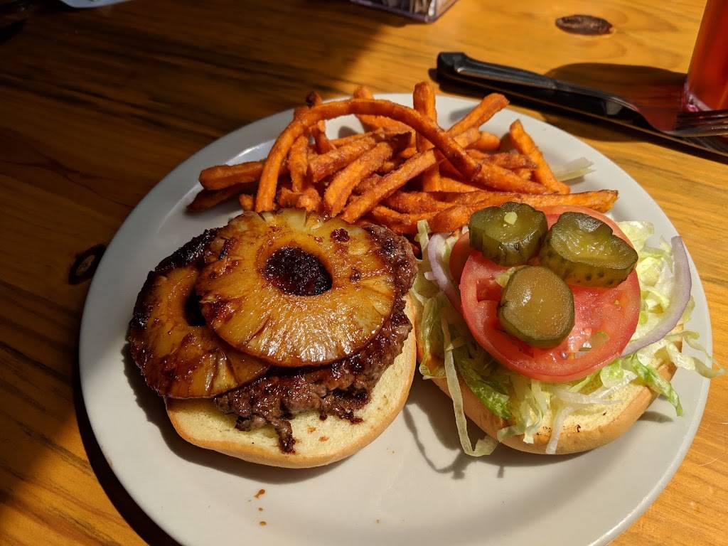 Bama Bucks Steakhouse & Exotic Animal Park | restaurant | 292 Bryant Rd, Boaz, AL 35956, USA | 2562819234 OR +1 256-281-9234