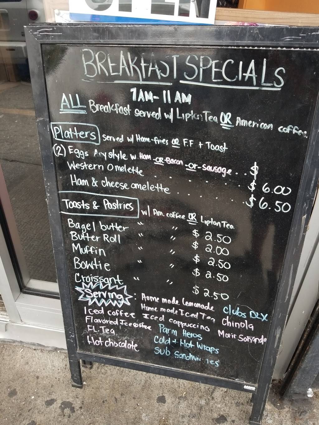 New Broadway Pizza Coffee Shop | restaurant | 4312 Broadway, New York, NY 10033, USA | 2129276250 OR +1 212-927-6250