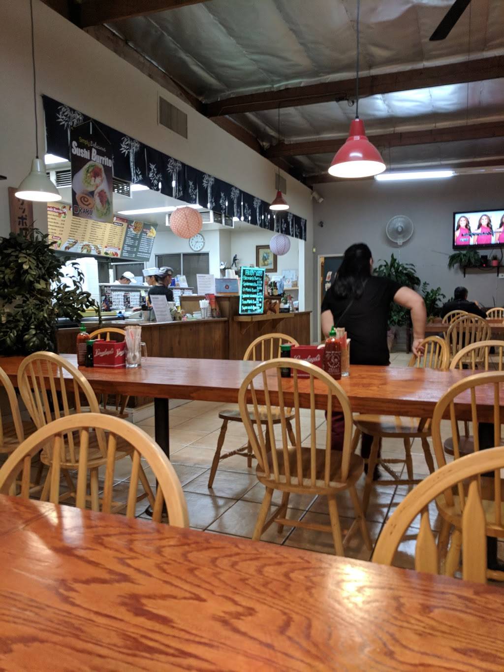 Raku Teriyaki & Sushi Roll | restaurant | 8945 De Soto Ave, Canoga Park, CA 91304, USA | 8187091137 OR +1 818-709-1137