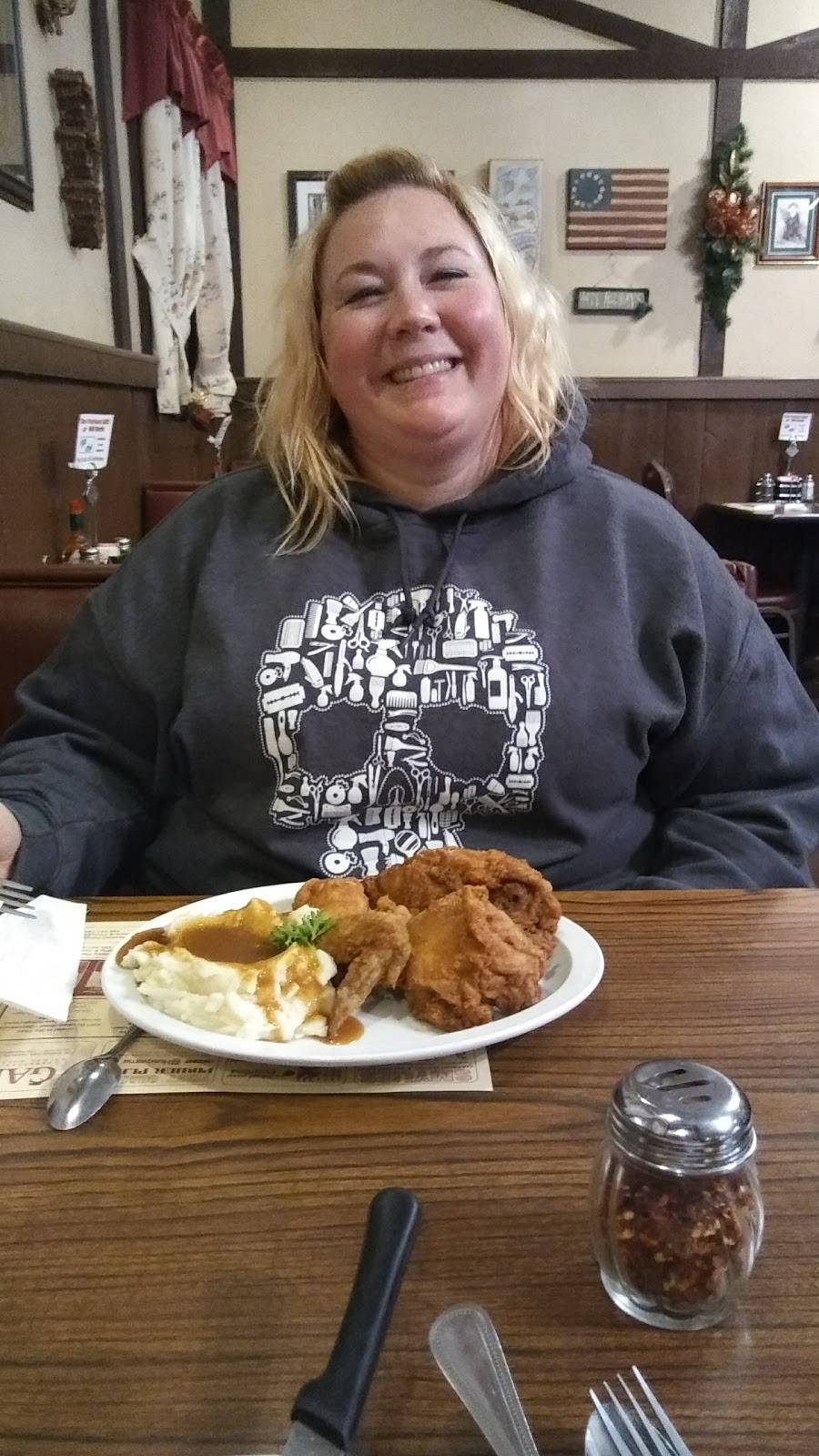 Cals Restaurant & Pizza Express | restaurant | 8301 Windham St, Garrettsville, OH 44231, USA | 3305272133 OR +1 330-527-2133