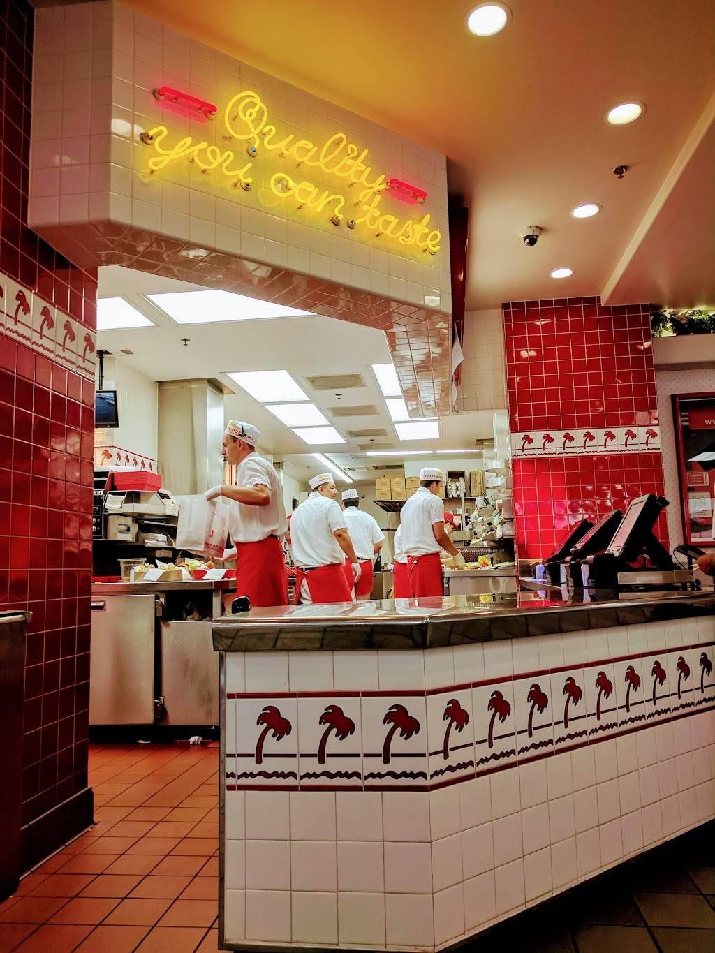 In-N-Out Burger | restaurant | 350 E University Pkwy, Orem, UT 84058, USA | 8007861000 OR +1 800-786-1000