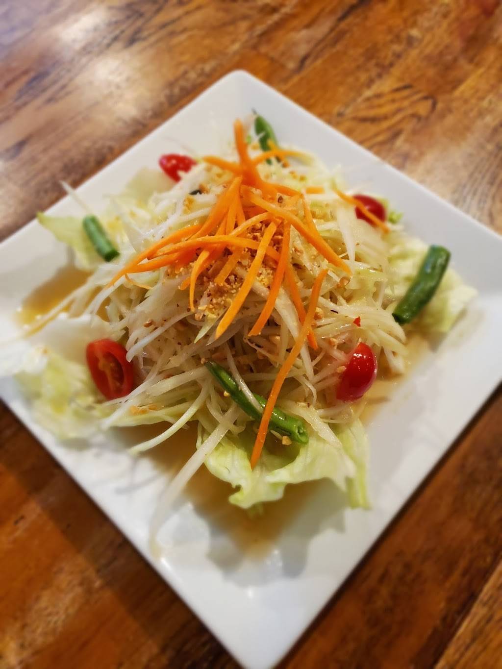 KhanTong Thai Kitchen | restaurant | 57-17 Roosevelt Ave, Queens, NY 11377, USA | 7185249437 OR +1 718-524-9437