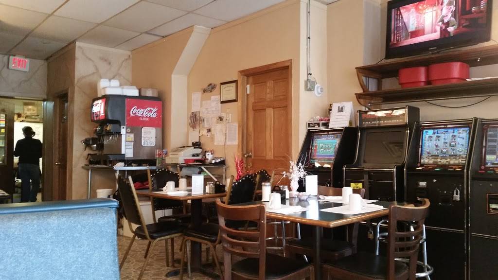 Layton Gyros | restaurant | 3534 E Layton Ave, Cudahy, WI 53110, USA | 4144810044 OR +1 414-481-0044