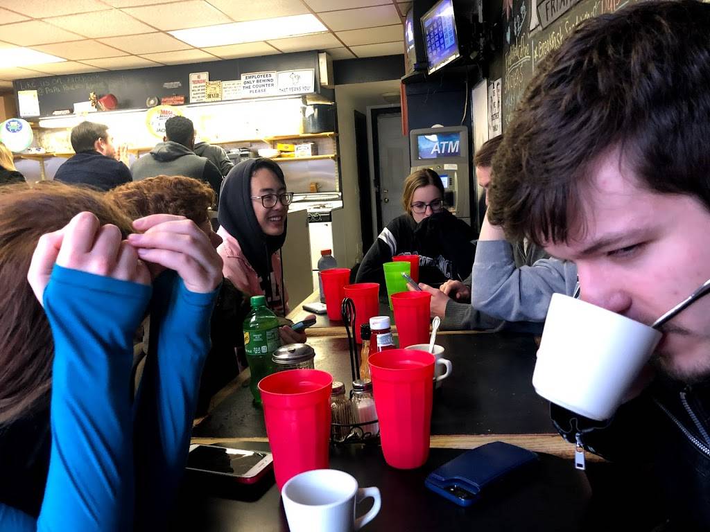 Papa Paulies Grill | restaurant | 624 Admiral St, Providence, RI 02908, USA | 4018315178 OR +1 401-831-5178