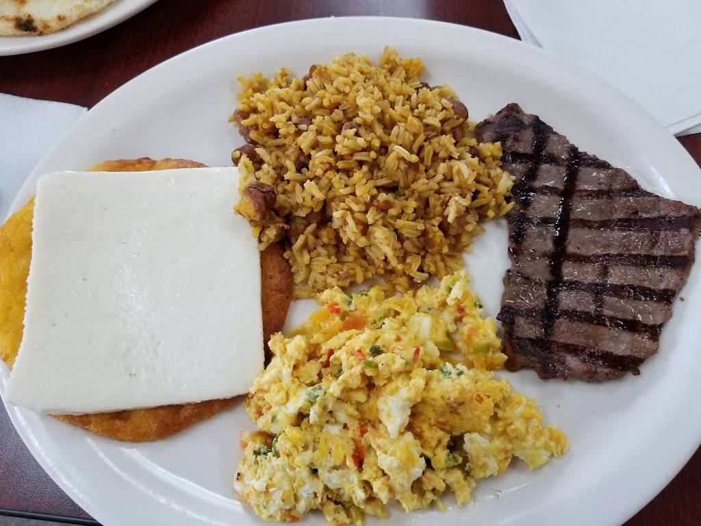 Molinas Bakery | restaurant | 2708 N University Dr, Sunrise, FL 33322, USA | 9546160753 OR +1 954-616-0753