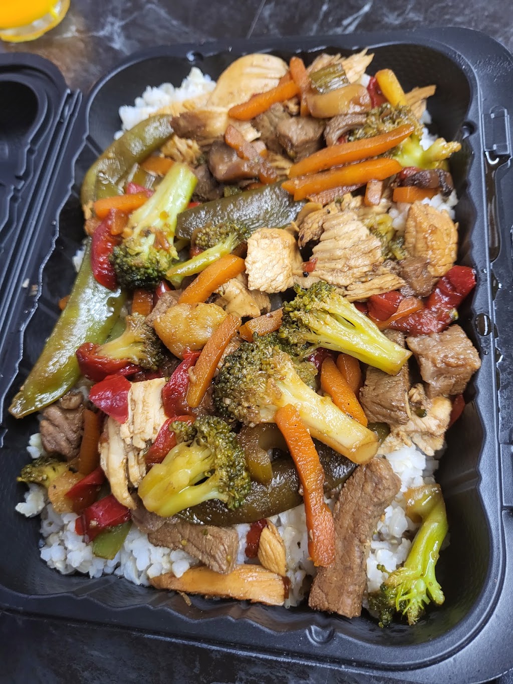 Supreme Black Belt | restaurant | 13331 14th St, Detroit, MI 48238, USA | 3138836451 OR +1 313-883-6451