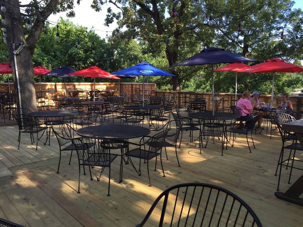 Sassys Red House | restaurant | 708 N College Ave, Fayetteville, AR 72701, USA | 4798566366 OR +1 479-856-6366