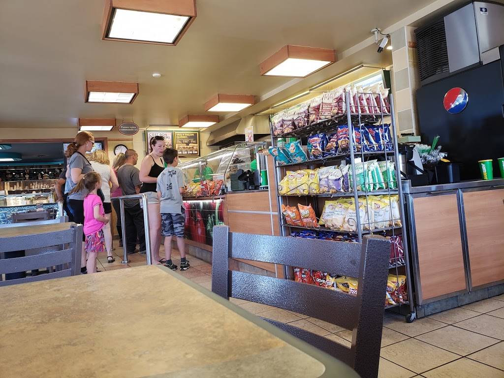 Subway | restaurant | 8 Boulevard de la Salette, Saint-Jérôme, QC J7Y 5C8, Canada | 4505302626 OR +1 450-530-2626