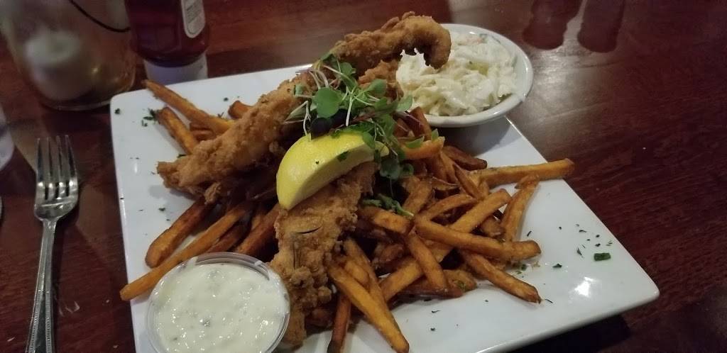 The Lodge Bar & Grill | restaurant | 1064 N Main St, Randolph, MA 02368, USA | 7819611600 OR +1 781-961-1600