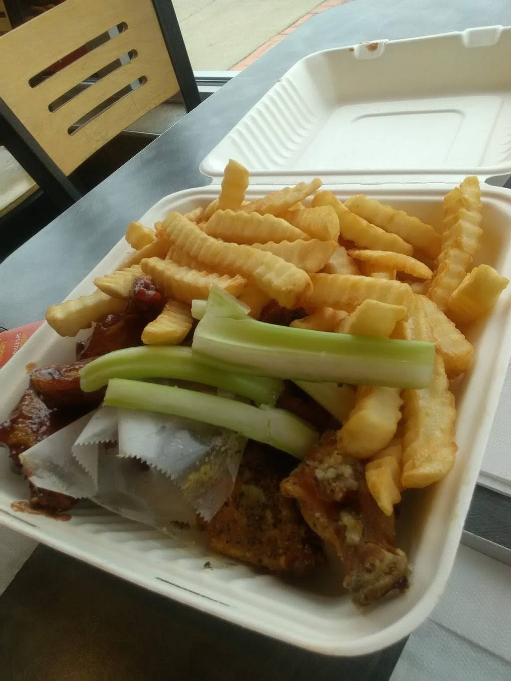 Americas Best Wings | restaurant | 6605 Annapolis Rd, Hyattsville, MD 20784, USA | 3017729464 OR +1 301-772-9464