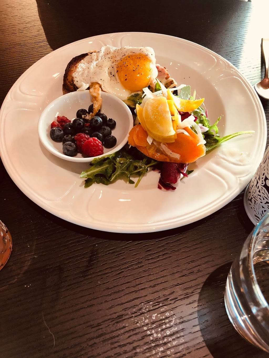 Madame Chose | restaurant | 5401 Boulevard des Galeries, Québec, QC G2K 1N4, Canada | 5818140880 OR +1 581-814-0880