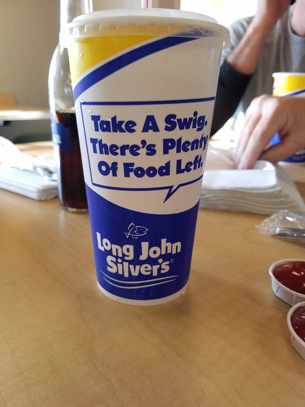 Long John Silvers | restaurant | 1205 N W Ave, Jackson, MI 49202, USA | 5177834405 OR +1 517-783-4405