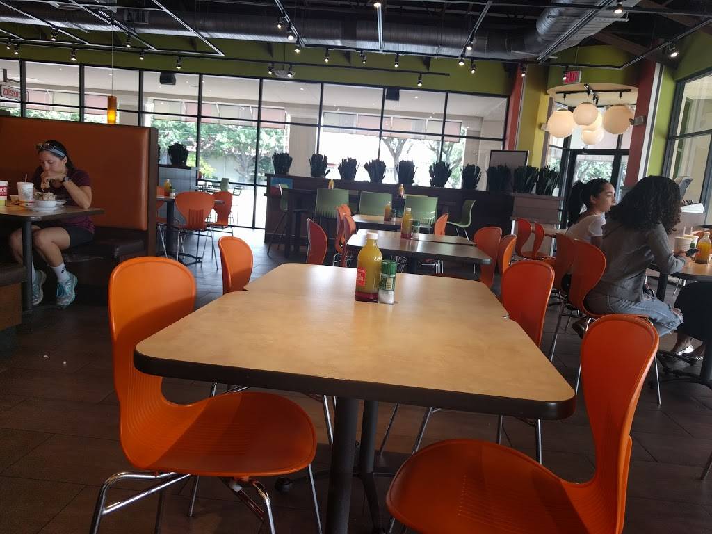 Zoës Kitchen | restaurant | 999 E E Basse Rd Ste 125, San Antonio, TX 78209, USA | 2108261134 OR +1 210-826-1134