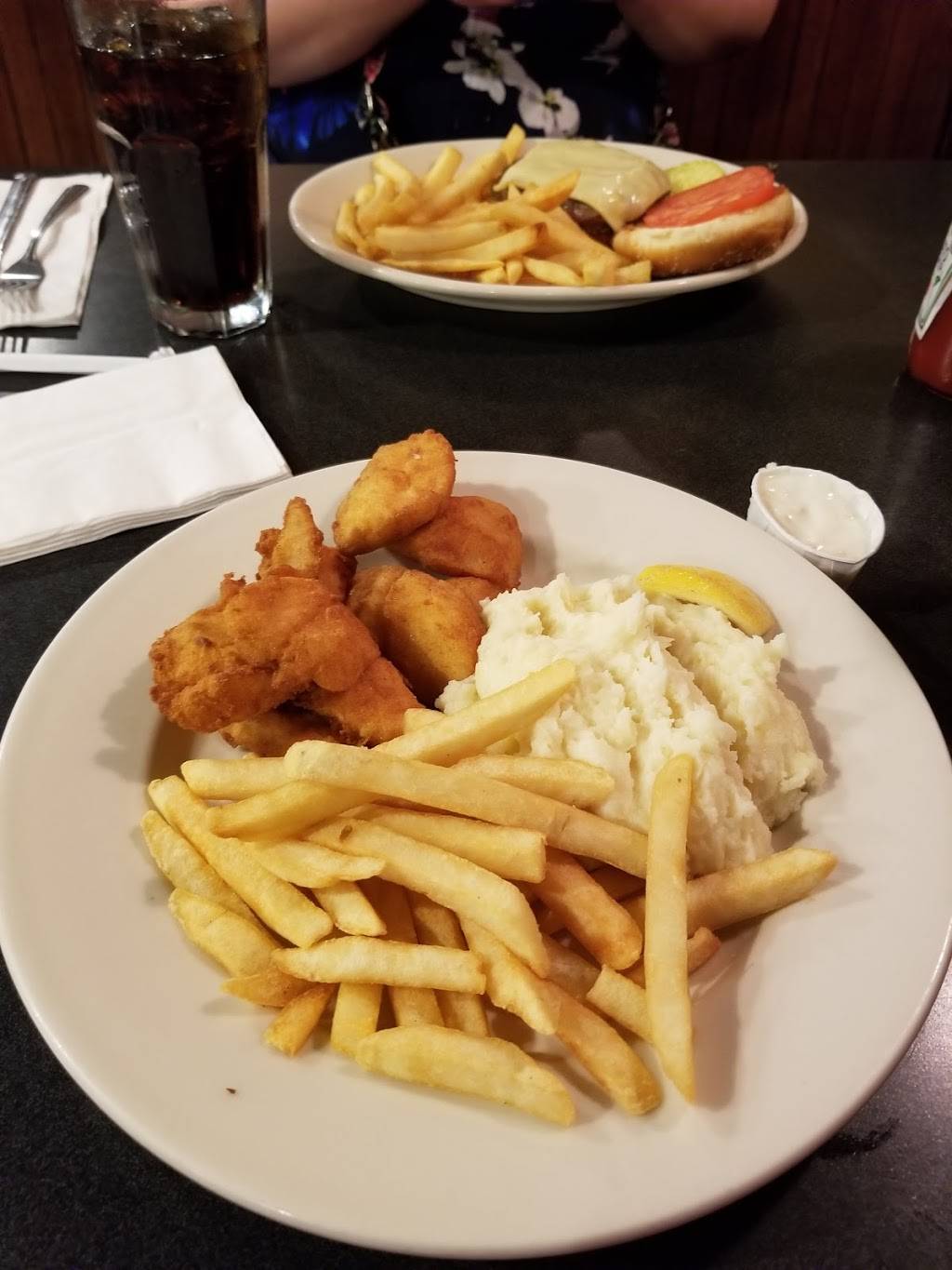 Good Days Restaurant | restaurant | 99 S Main St, West Bridgewater, MA 02379, USA | 5085840077 OR +1 508-584-0077