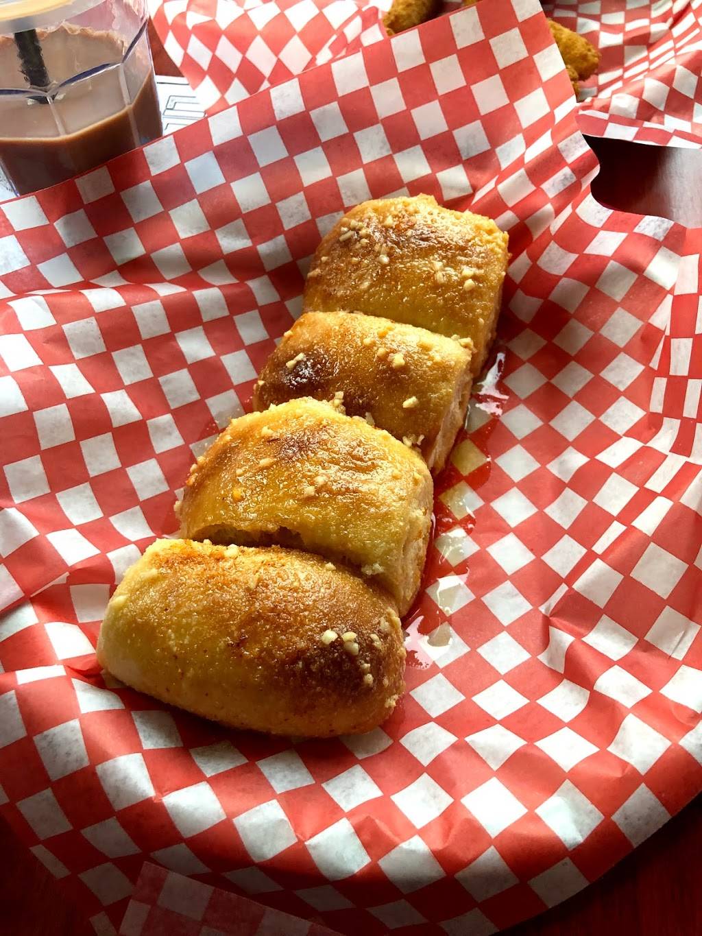 Chucks Roadhouse Bar & Grill | restaurant | 80 Dundas St S, Cambridge, ON N1R 8A8, Canada | 5196208446 OR +1 519-620-8446