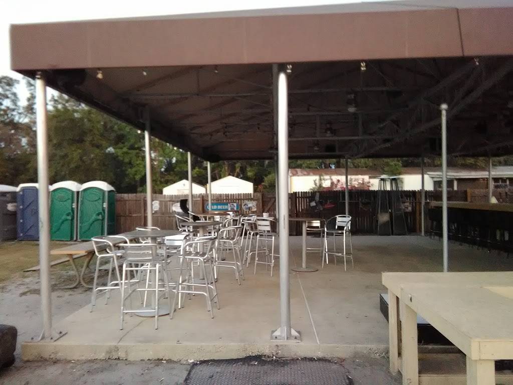 The Hitching Post Bar & Grill | restaurant | 1485 County Rd 419, Chuluota, FL 32766, USA | 4073651387 OR +1 407-365-1387