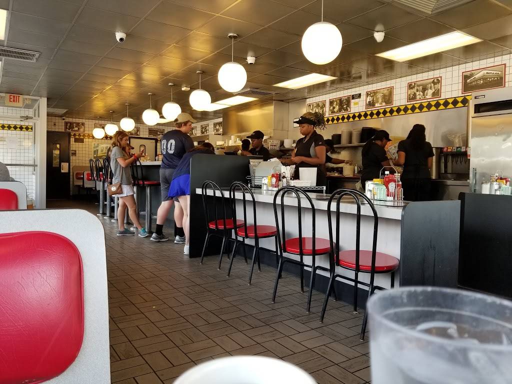 Waffle House | meal takeaway | 11240 Westheimer Rd, Houston, TX 77042, USA | 7132664104 OR +1 713-266-4104