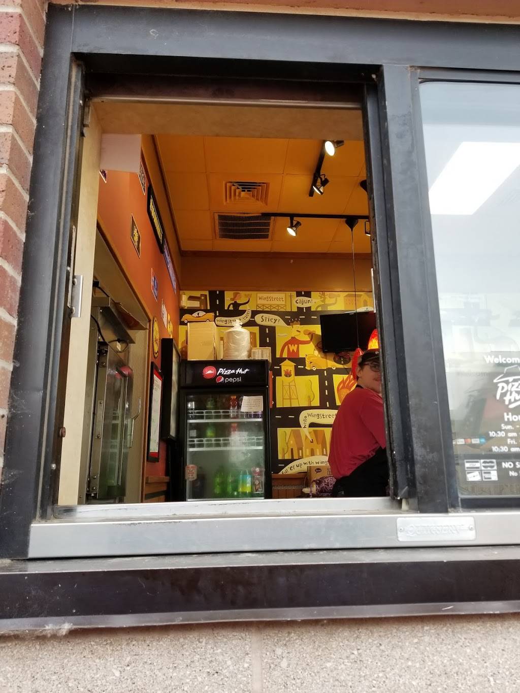 Pizza Hut | meal delivery | 10607 W Maple St #6, Wichita, KS 67209, USA | 3167225000 OR +1 316-722-5000