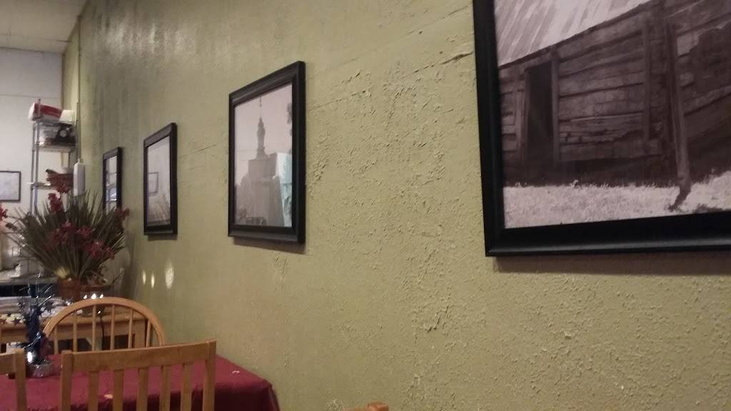 Crumpys Hot Wings | restaurant | 122 E Market St, Somerville, TN 38068, USA | 9018138146 OR +1 901-813-8146