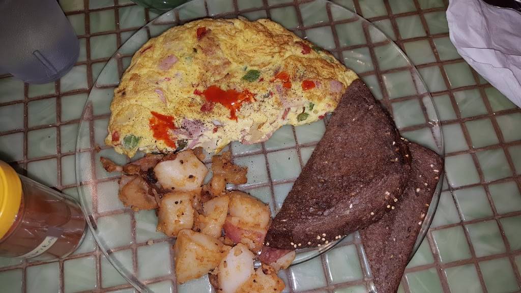 Christinas Breakfast & Lunch Restaurant | restaurant | 263 NE 2nd Ave, Delray Beach, FL 33444, USA | 5612783200 OR +1 561-278-3200