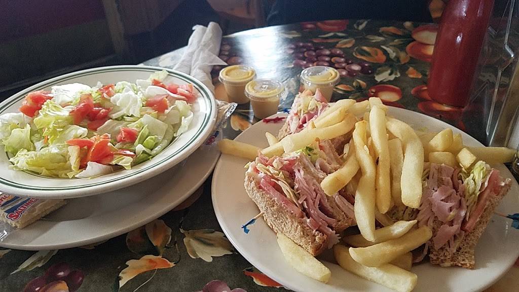 Poor Boy Lloyds | restaurant | 201 Florida St, Baton Rouge, LA 70801, USA | 2253872271 OR +1 225-387-2271