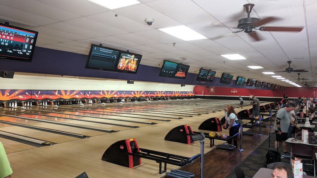 AMF South Hills Lanes | restaurant | 301 Nottingham Dr, Cary, NC 27511, USA | 9194672411 OR +1 919-467-2411