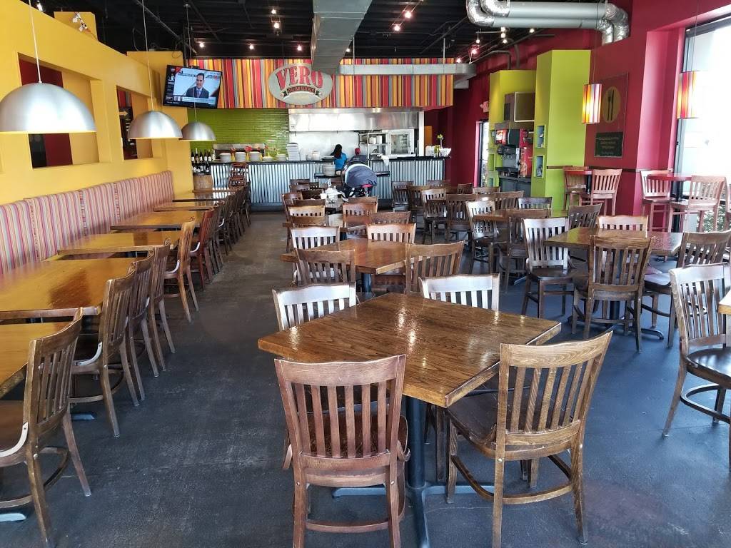 Vero Italian Kitchen | restaurant | 1301 W Davis St, Conroe, TX 77304, USA | 9364410411 OR +1 936-441-0411