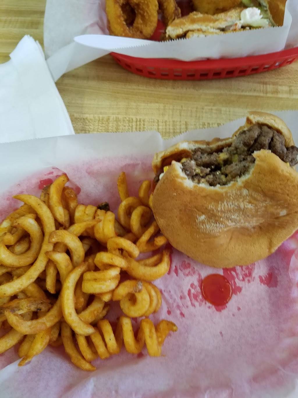 Shake Shack | restaurant | 3460 Waterlevel Hwy, Cleveland, TN 37323, USA | 4234722200 OR +1 423-472-2200