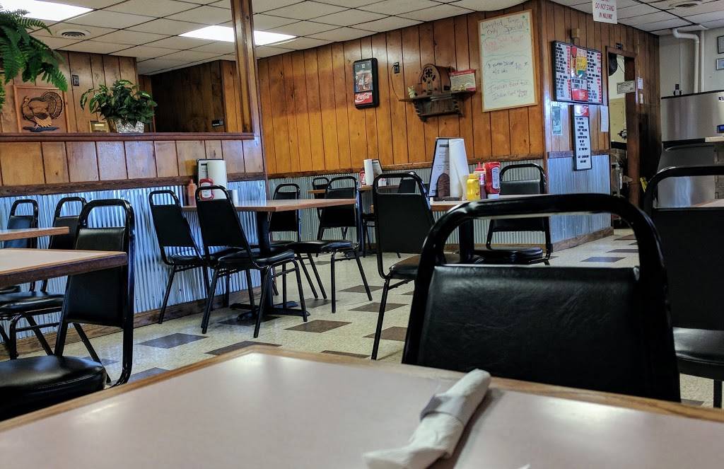 Triple E BBQ North 37 | restaurant | 706 Robinson Dr, Marion, IL 62959, USA | 6189975559 OR +1 618-997-5559