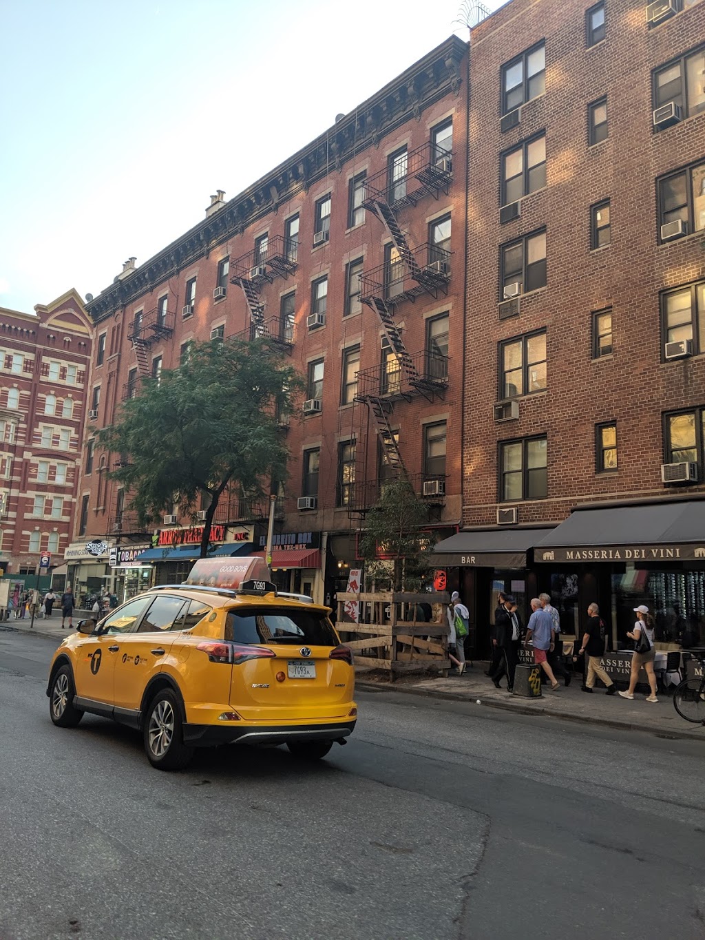 Alans Farmland Ltd | restaurant | 27 Columbus Ave, New York, NY 10023, USA | 2122655886 OR +1 212-265-5886