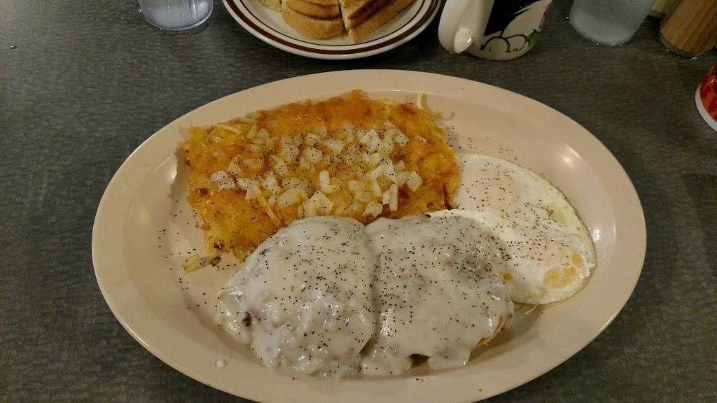 Tom & Tiffs | restaurant | 607 S Hazel St, Glenwood, IA 51534, USA | 7125274168 OR +1 712-527-4168