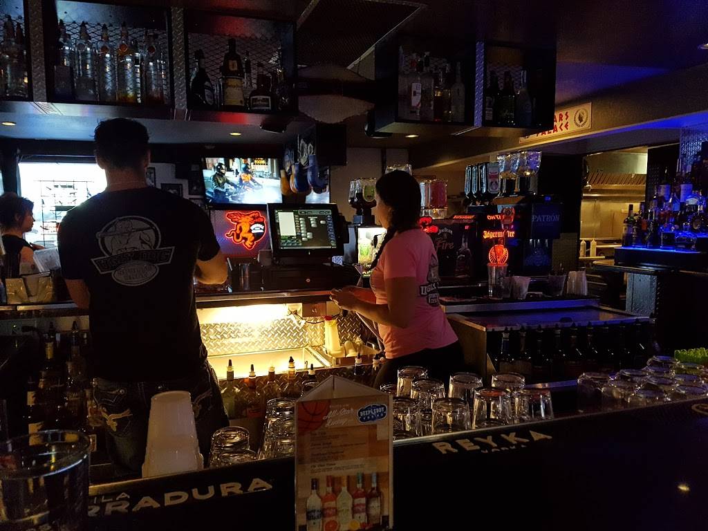 Ugly Dog Sports Cafe | restaurant | 1345 Cortez St, Denver, CO 80221, USA | 3034283600 OR +1 303-428-3600