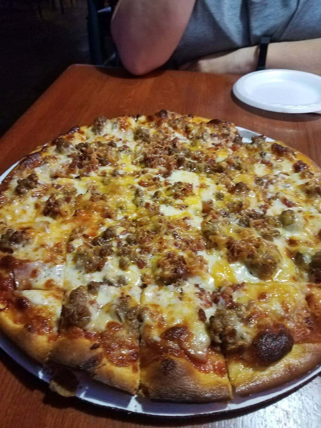 Macalusos Roadhouse | restaurant | 3857 Labore Rd, Vadnais Heights, MN 55127, USA | 6514291716 OR +1 651-429-1716