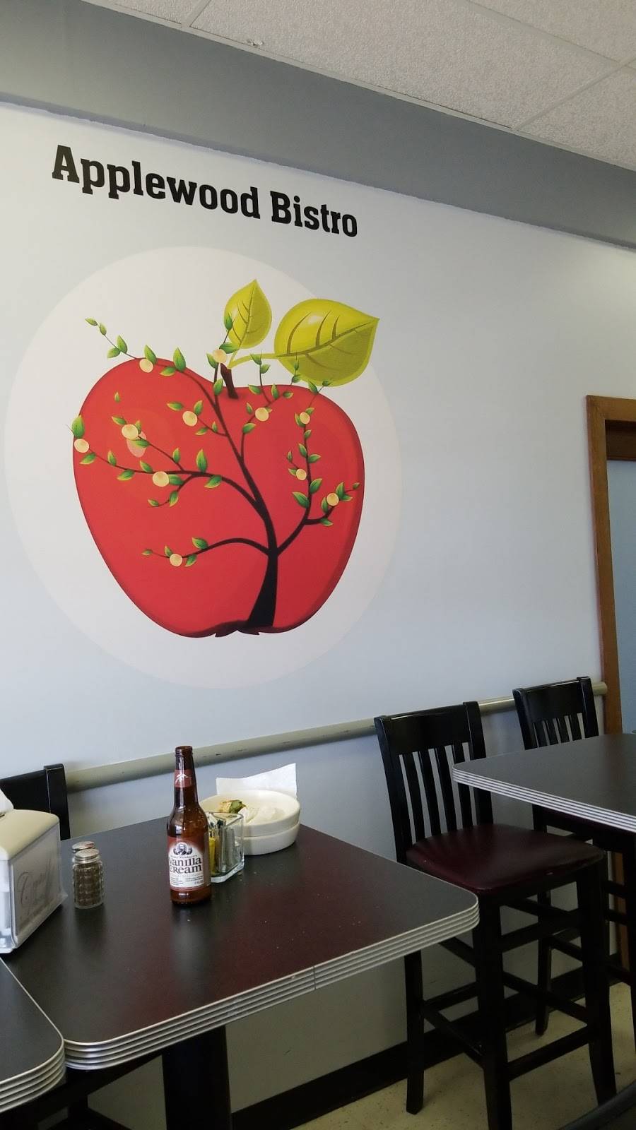 Applewood bistro | restaurant | 1800 E State St, Fremont, OH 43420, USA | 4193559789 OR +1 419-355-9789