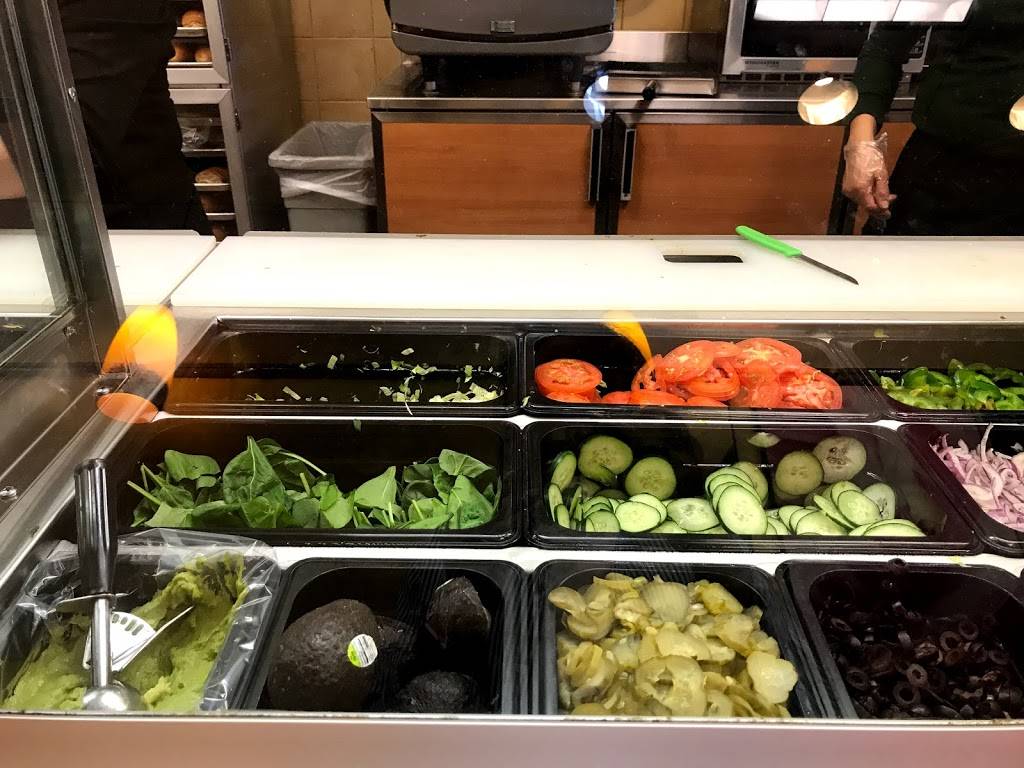 Subway Restaurants | restaurant | 2717 Middlefield Rd, Palo Alto, CA 94306, USA | 6503300402 OR +1 650-330-0402