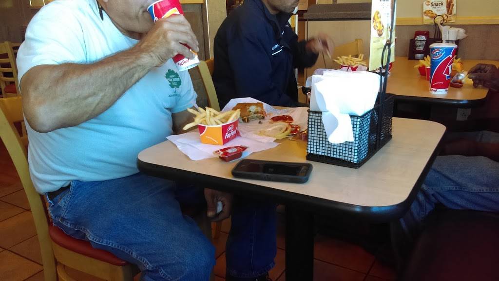 DQ Grill & Chill Restaurant | restaurant | 12152 Pearl Rd, Strongsville, OH 44136, USA | 4402383491 OR +1 440-238-3491